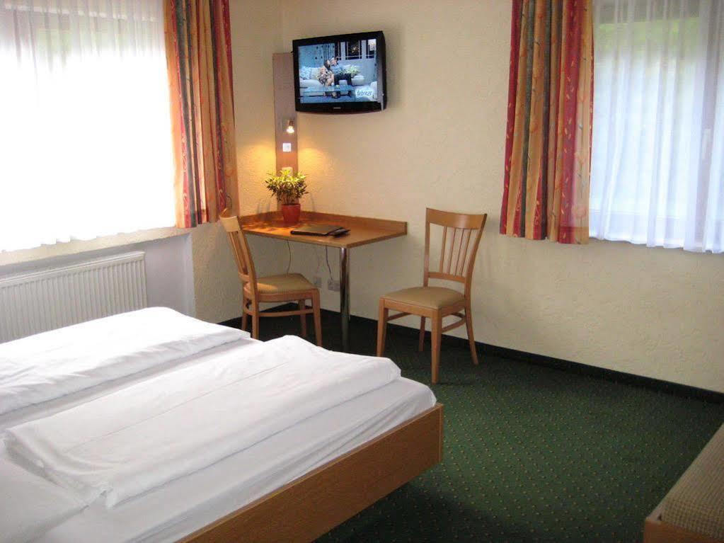 Hotel Scheid Шрисхайм Екстериор снимка
